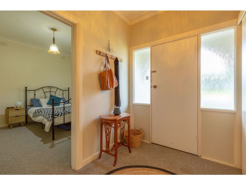 395 Nowland Avenue, Lavington NSW 2641