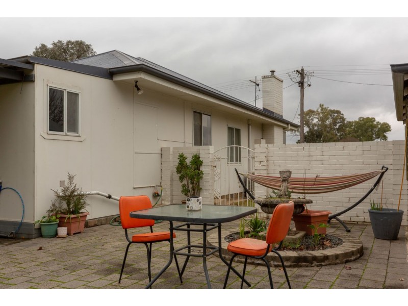 395 Nowland Avenue, Lavington NSW 2641