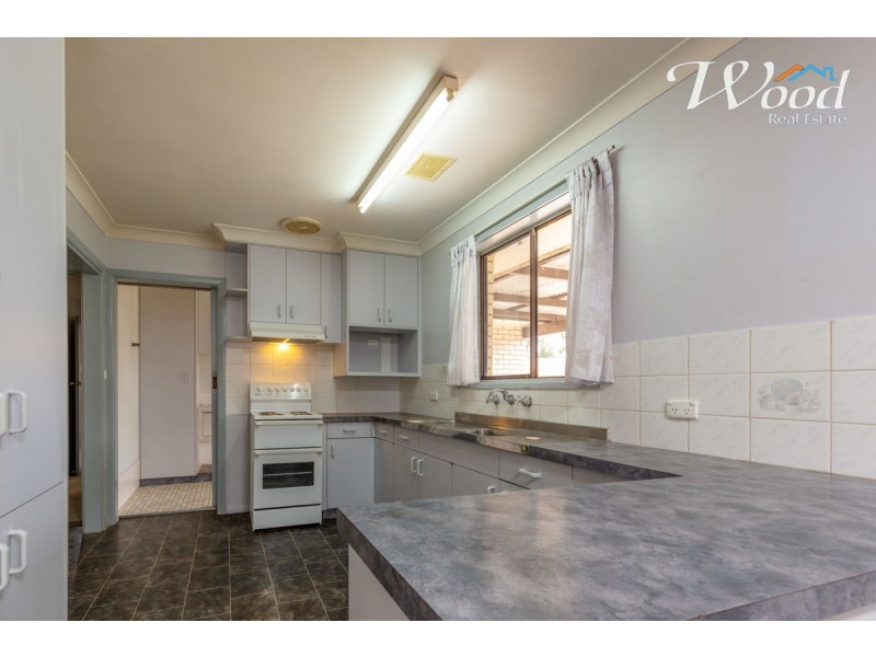 437 Urana Road, Lavington NSW 2641