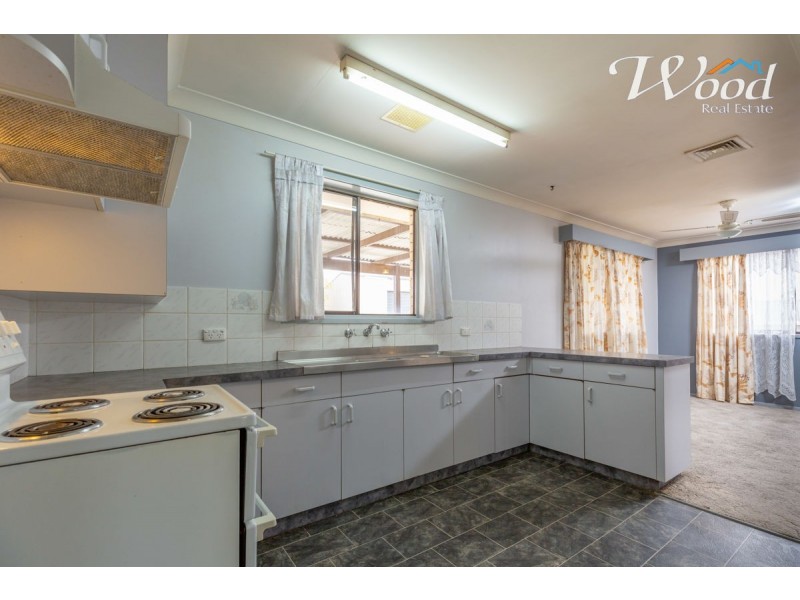 437 Urana Road, Lavington NSW 2641