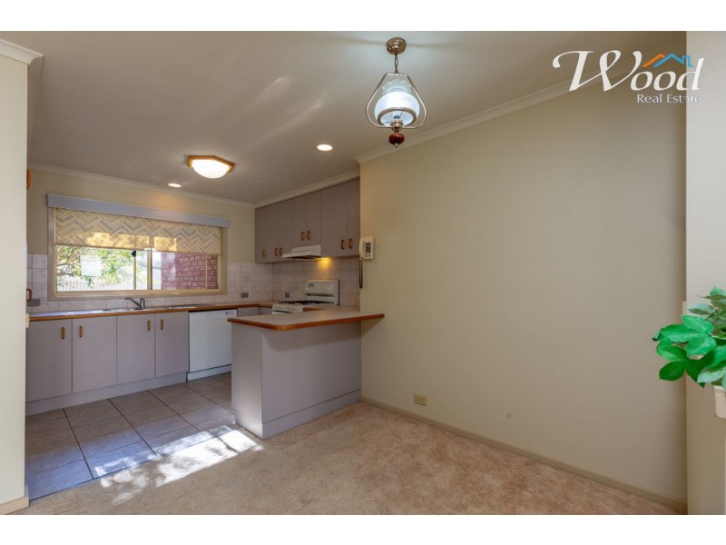 2/19 Harvey Crt, Albury NSW 2640