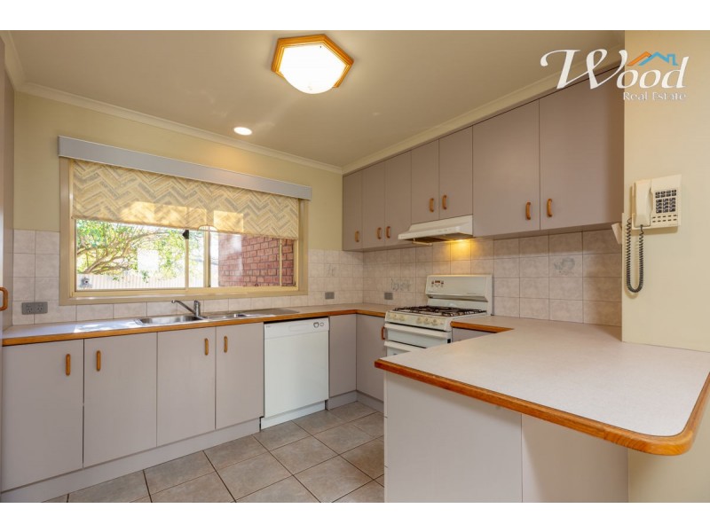 2/19 Harvey Crt, Albury NSW 2640