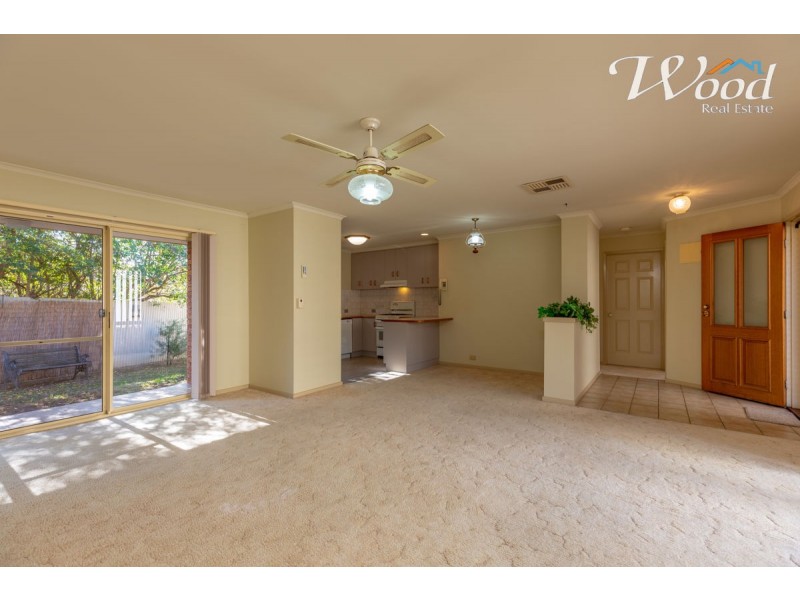 2/19 Harvey Crt, Albury NSW 2640