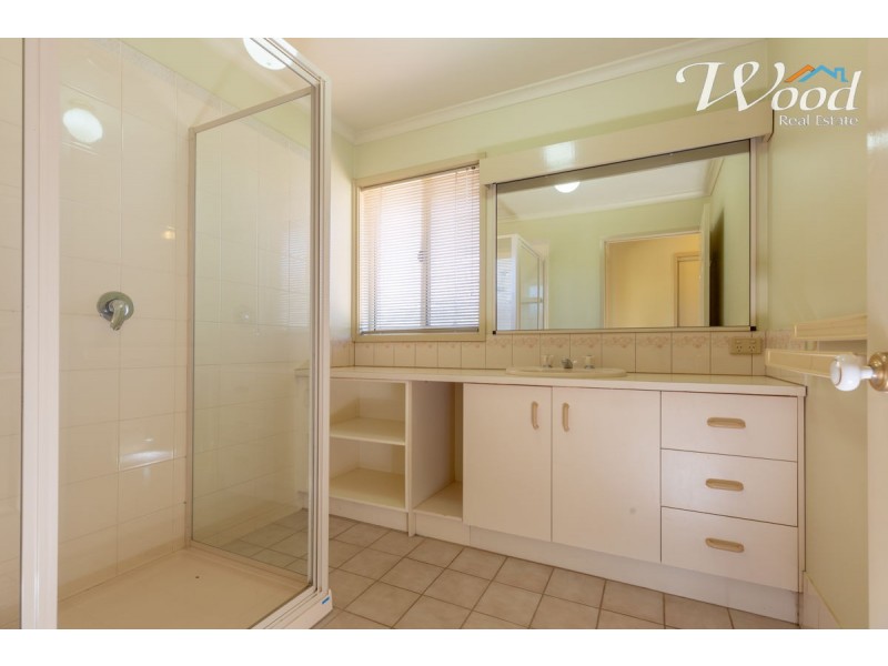 2/19 Harvey Crt, Albury NSW 2640