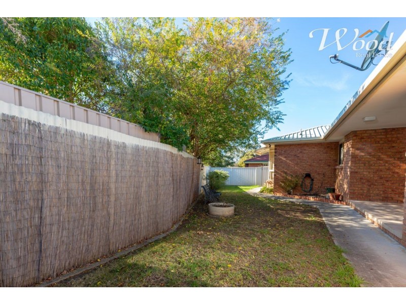 2/19 Harvey Crt, Albury NSW 2640