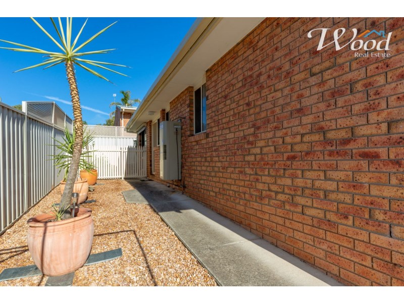 2/19 Harvey Crt, Albury NSW 2640