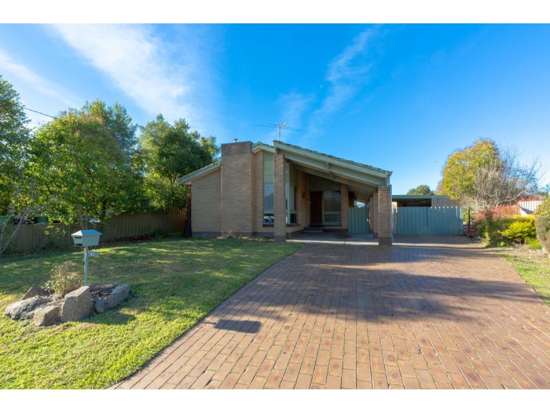430 English Avenue, Lavington NSW 2641