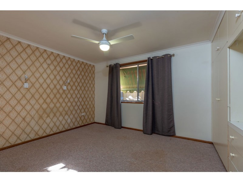 430 English Avenue, Lavington NSW 2641