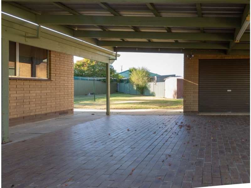 430 English Avenue, Lavington NSW 2641