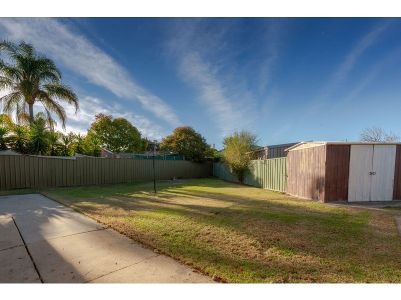 430 English Avenue, Lavington NSW 2641