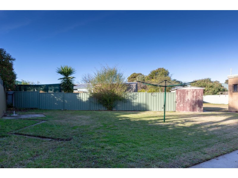 430 English Avenue, Lavington NSW 2641