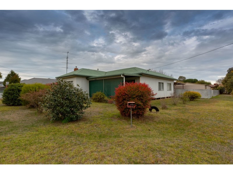 628 Storey Street, Lavington NSW 2641