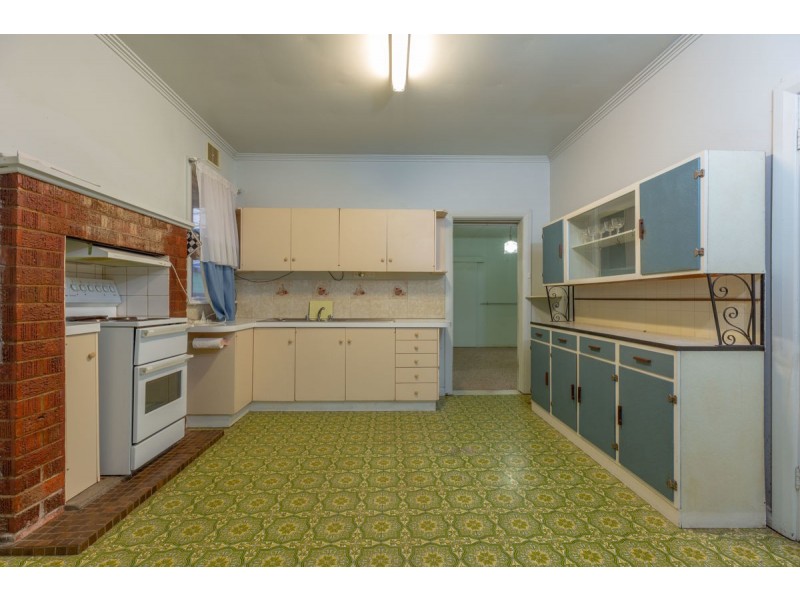 628 Storey Street, Lavington NSW 2641