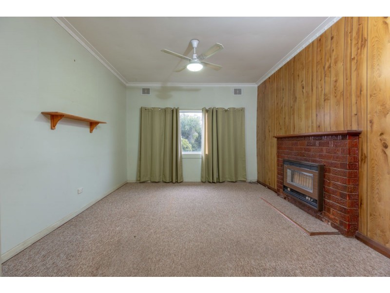 628 Storey Street, Lavington NSW 2641