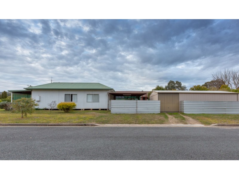 628 Storey Street, Lavington NSW 2641