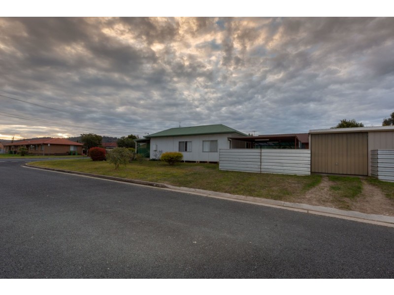 628 Storey Street, Lavington NSW 2641