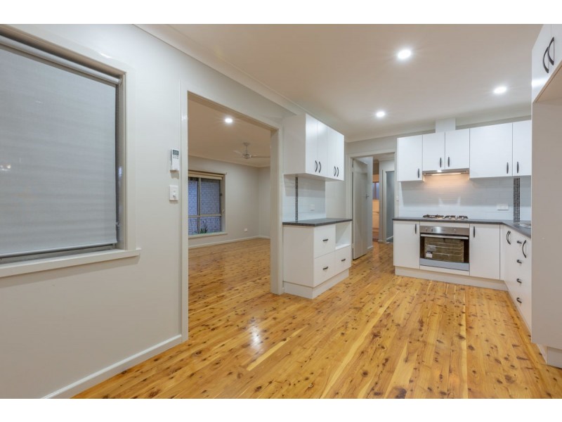 464 Danes Street, Lavington NSW 2641