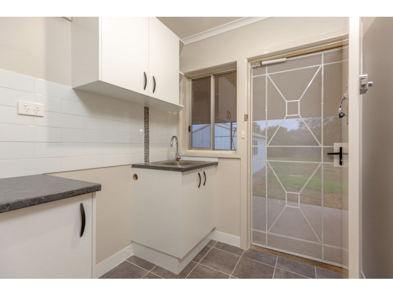 464 Danes Street, Lavington NSW 2641