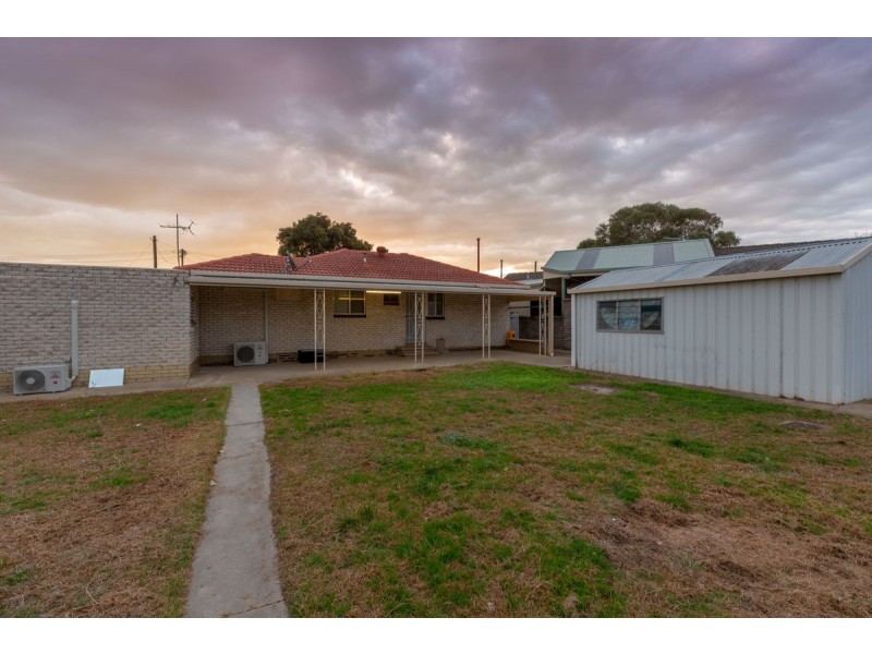 464 Danes Street, Lavington NSW 2641