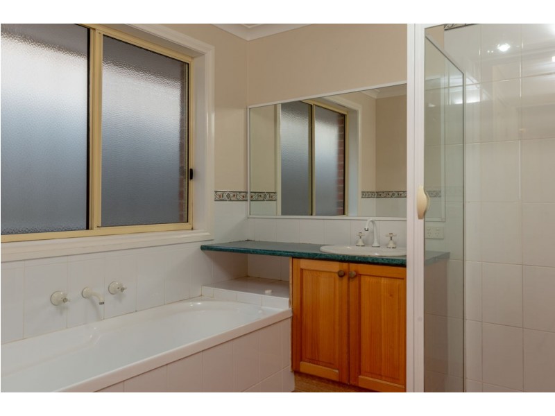 34 Norman Way, Thurgoona NSW 2640