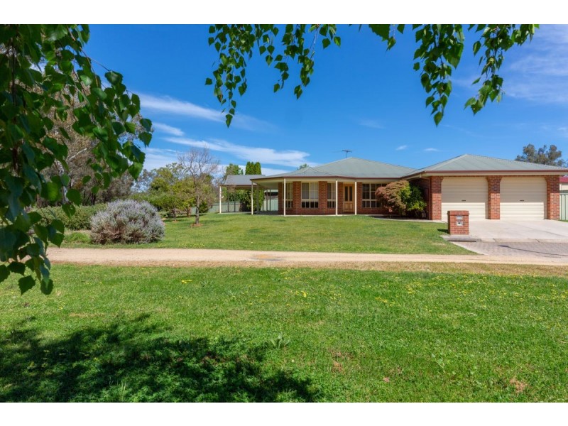 21 The Dale, Thurgoona NSW 2640