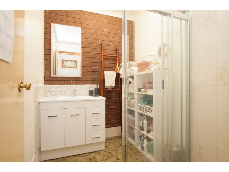 4/299 Kaitlers Road, Lavington NSW 2641