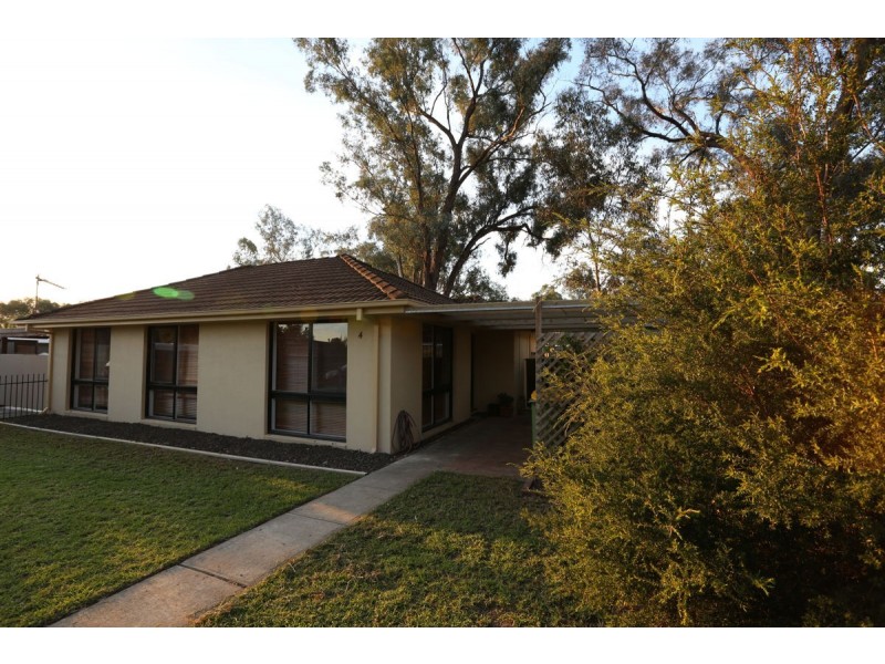 4 Mimosa Court, Thurgoona NSW 2640