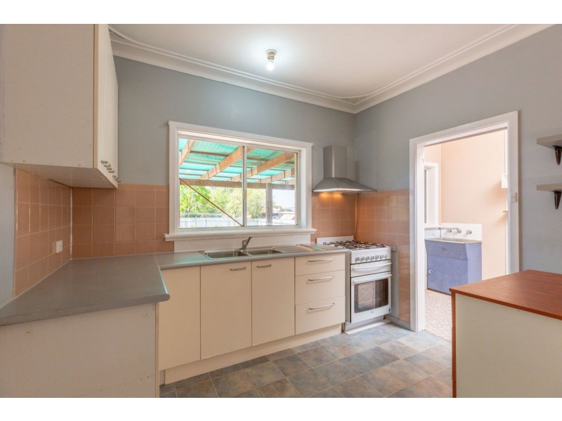 518 Hague St, Lavington NSW 2641
