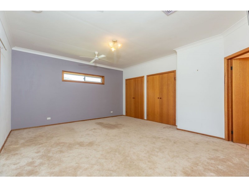 518 Hague St, Lavington NSW 2641
