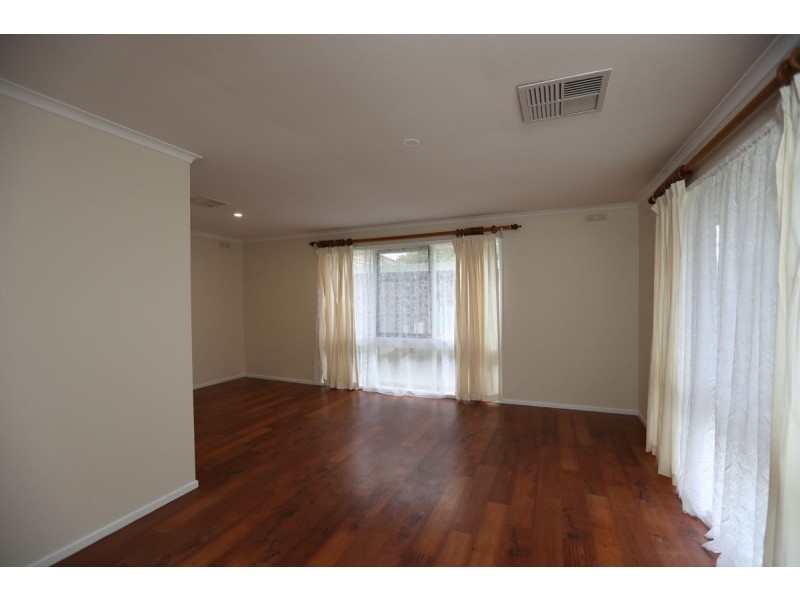 2 Troon Court, Thurgoona NSW 2640