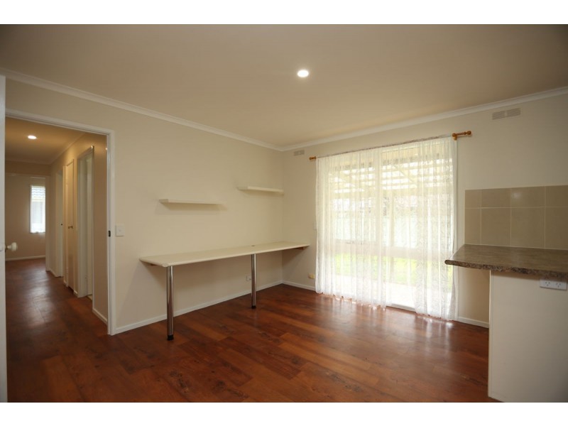 2 Troon Court, Thurgoona NSW 2640