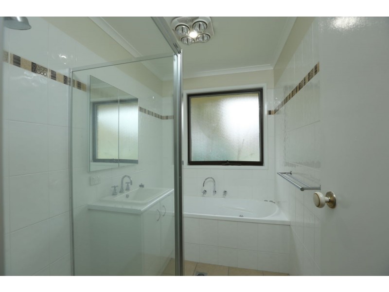 2 Troon Court, Thurgoona NSW 2640