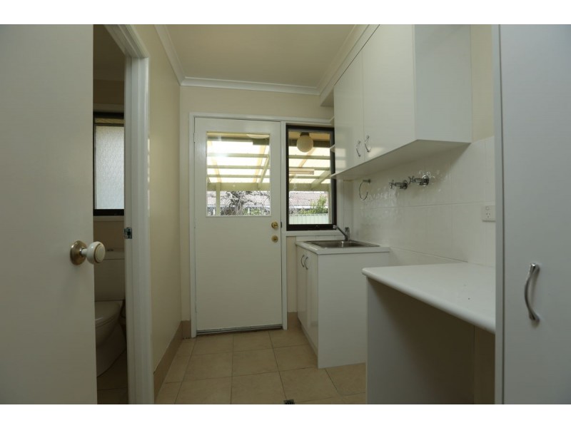 2 Troon Court, Thurgoona NSW 2640