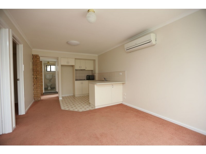 2 Troon Court, Thurgoona NSW 2640