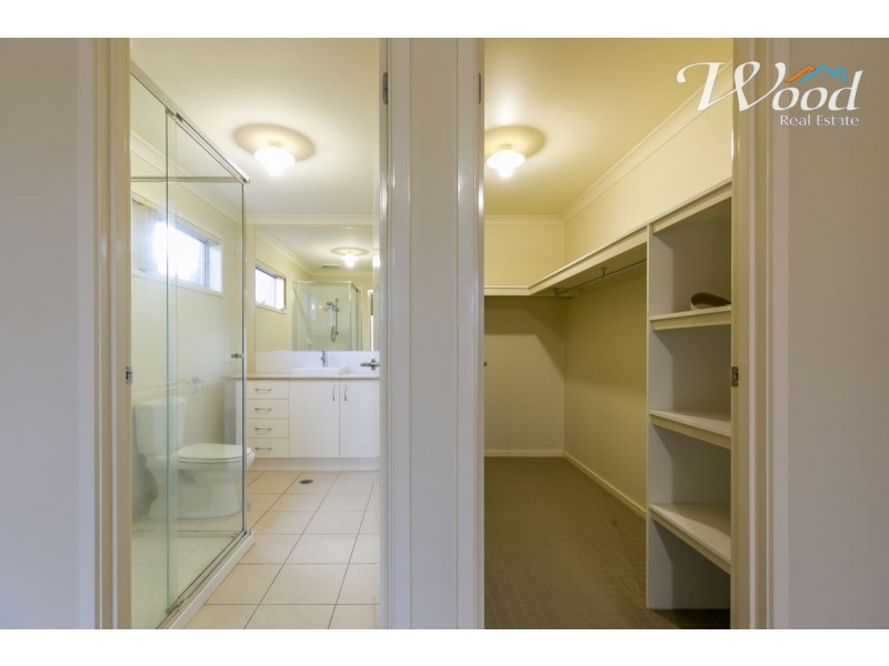 8 Squirrel Glider Drive, Thurgoona NSW 2640