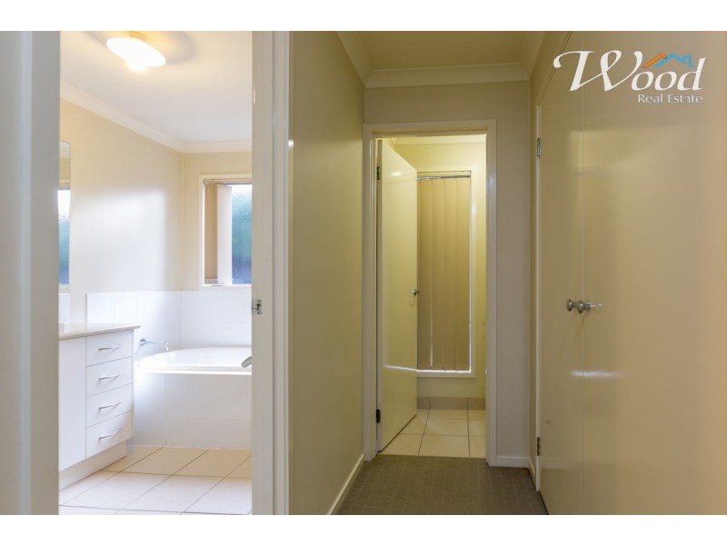 8 Squirrel Glider Drive, Thurgoona NSW 2640