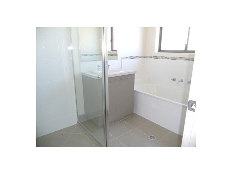 25 Swallow Street, Thurgoona NSW 2640