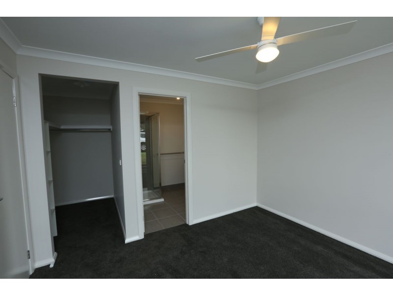 6 Barnett Avenue, Thurgoona NSW 2640