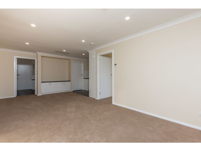 513 Alldis Avenue, Lavington NSW 2641