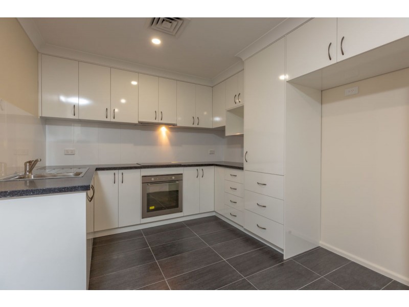 513 Alldis Avenue, Lavington NSW 2641