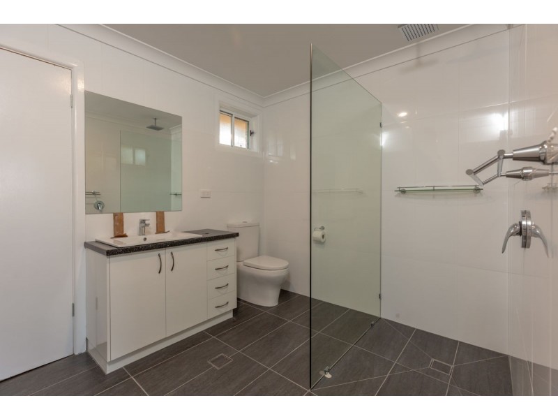 513 Alldis Avenue, Lavington NSW 2641