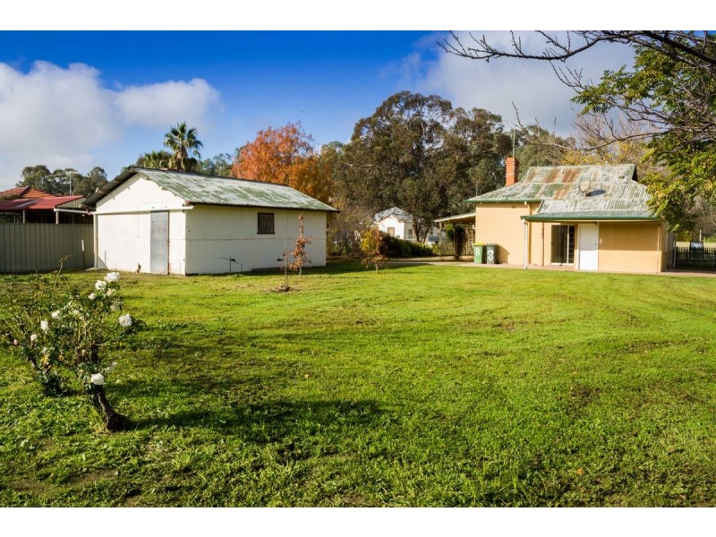 8 Wattle Street, Culcairn NSW 2660