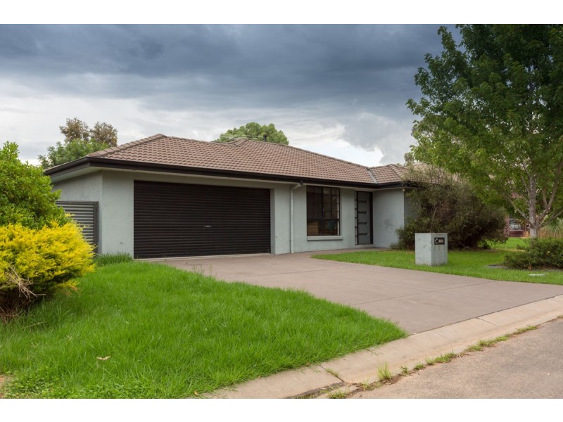 2 Guthega Court, Thurgoona NSW 2640