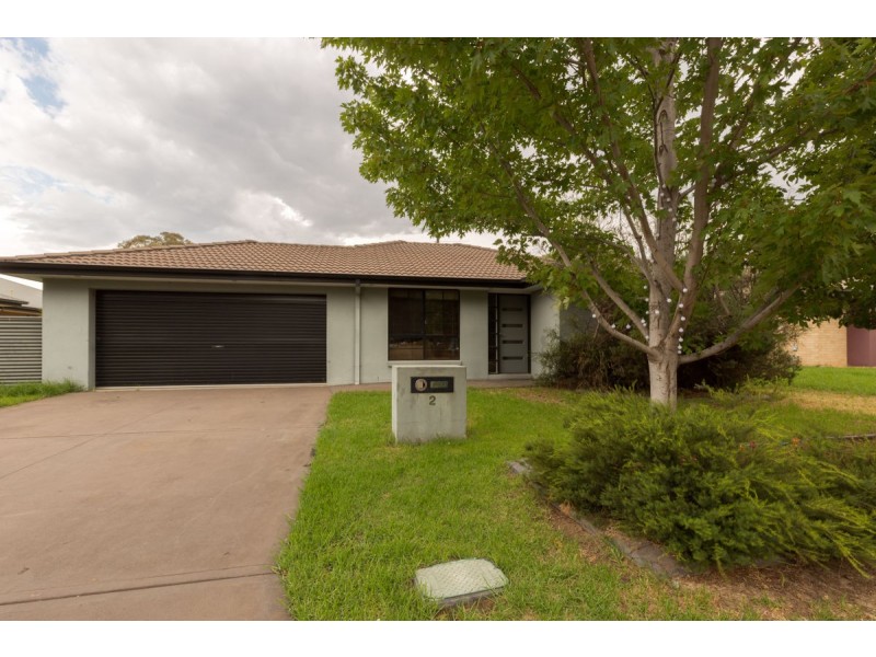 2 Guthega Court, Thurgoona NSW 2640