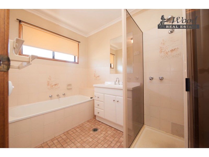 4 Candlebark Street, Thurgoona NSW 2640