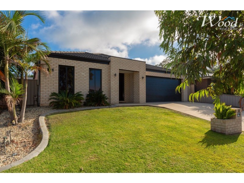 31 Chafia Place, Lavington NSW 2641