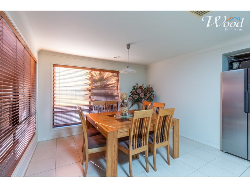 31 Chafia Place, Lavington NSW 2641