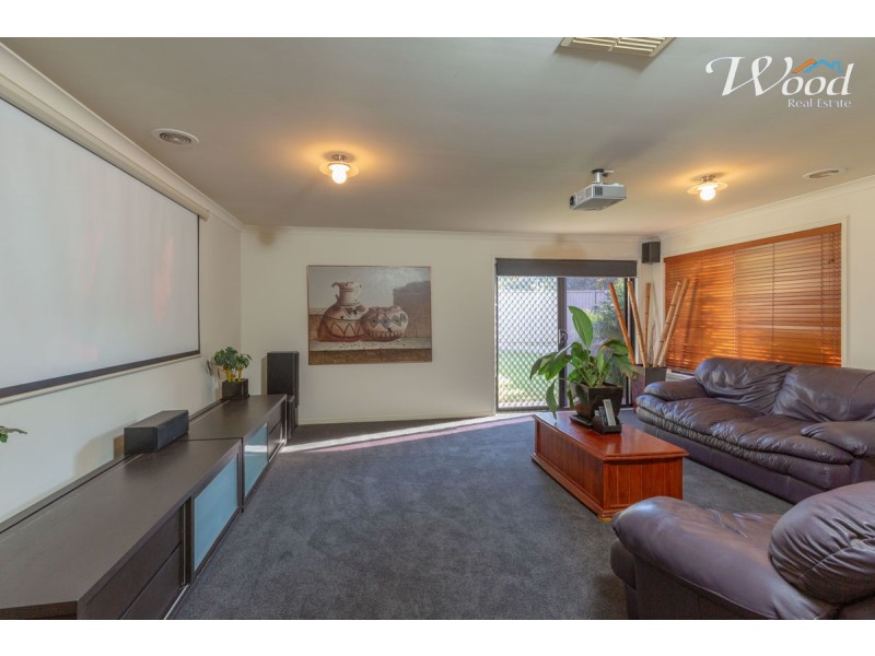 31 Chafia Place, Lavington NSW 2641