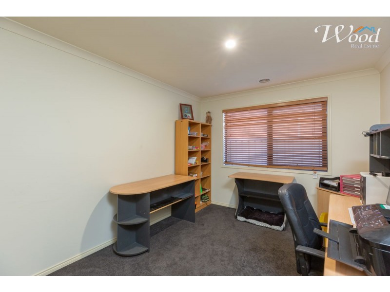 31 Chafia Place, Lavington NSW 2641