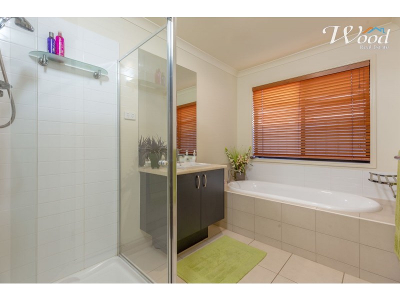 31 Chafia Place, Lavington NSW 2641